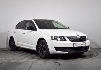 Подержанный автомобиль Skoda Octavia Liftback 2014 года (3 фото)
