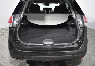 Подержанный автомобиль Nissan X-Trail 2018 года (22 фото)