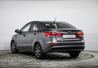 Подержанный автомобиль Kia Rio Sedan 2015 года (7 фото)