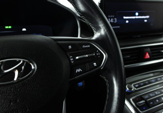 Подержанный автомобиль Hyundai Santa Fe 2021 года (18 фото)