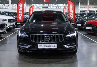 Подержанный автомобиль Volvo S90 2018 года (3 фото)