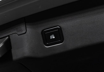 Подержанный автомобиль Changan UNI-V 2023 года (20 фото)