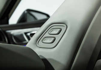 Подержанный автомобиль GAC GS8 2023 года (29 фото)