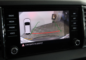 Подержанный автомобиль Skoda Karoq 2021 года (14 фото)