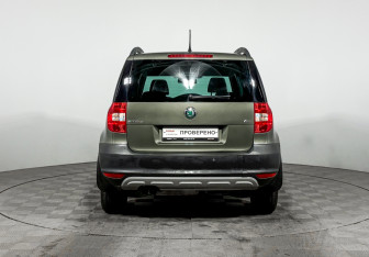 Подержанный автомобиль Skoda Yeti 2012 года (6 фото)