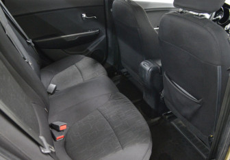Подержанный автомобиль Kia Rio Sedan 2014 года (12 фото)