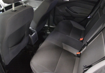 Подержанный автомобиль Ford Focus Sedan 2013 года (11 фото)
