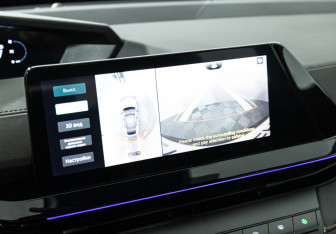 Подержанный автомобиль Changan UNI-V 2024 года (16 фото)