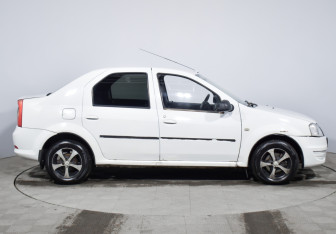 Подержанный автомобиль Renault Logan Sedan 2012 года (4 фото)