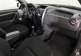 Подержанный автомобиль Renault Duster 2018 года (13 фото)