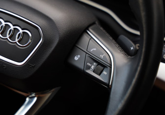 Подержанный автомобиль Audi Q5 2021 года (14 фото)