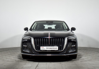 Подержанный автомобиль Hongqi H5 2024 года (3 фото)