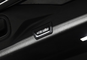 Подержанный автомобиль BMW X5 2020 года (33 фото)