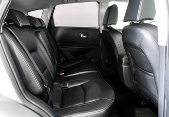 Подержанный автомобиль Nissan Qashqai 2007 года (19 фото)