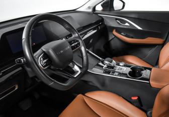 Подержанный автомобиль Omoda C5 2023 года (9 фото)