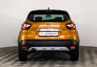 Подержанный автомобиль Renault Kaptur 2022 года (6 фото)