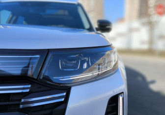 Подержанный автомобиль Changan CS95 2023 года (9 фото)