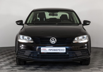 Подержанный автомобиль Volkswagen Jetta Sedan 2017 года (2 фото)