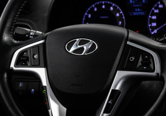 Подержанный автомобиль Hyundai Solaris Sedan 2012 года (11 фото)