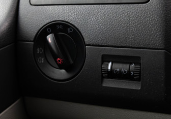 Подержанный автомобиль Volkswagen Caravelle 2014 года (14 фото)