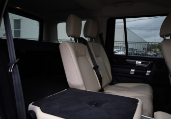 Подержанный автомобиль Land Rover Discovery 2012 года (17 фото)