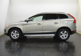 Подержанный автомобиль Volvo XC60 2012 года (8 фото)