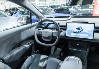 Подержанный автомобиль Zeekr X 2023 года (15 фото)