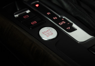 Подержанный автомобиль Audi A4 allroad 2015 года (18 фото)