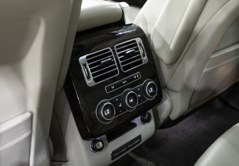 Подержанный автомобиль Land Rover Range Rover 2014 года (24 фото)