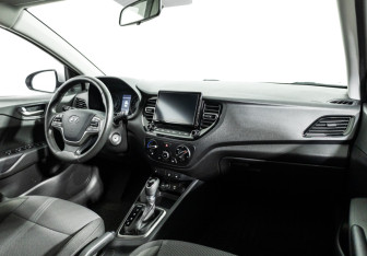 Подержанный автомобиль Hyundai Solaris Sedan 2021 года (9 фото)