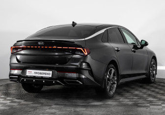 Подержанный автомобиль Kia K5 2021 года (7 фото)