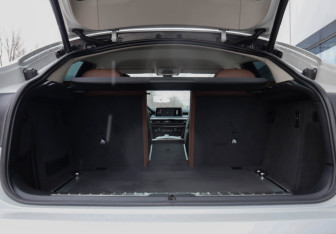 Подержанный автомобиль BMW X6 2016 года (33 фото)