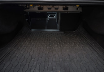 Подержанный автомобиль Jaguar XF Sedan 2016 года (35 фото)