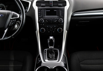 Подержанный автомобиль Ford Mondeo Sedan 2016 года (14 фото)