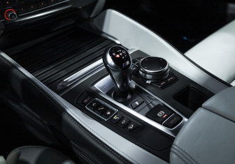 Подержанный автомобиль BMW X6 M 2017 года (35 фото)