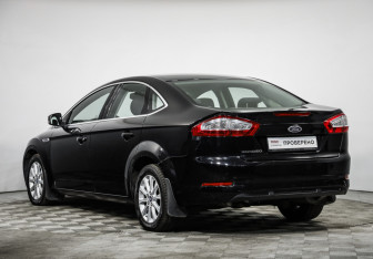 Подержанный автомобиль Ford Mondeo Sedan 2012 года (7 фото)