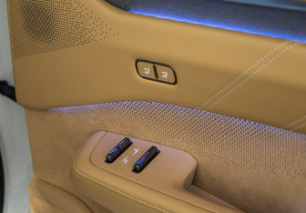 Подержанный автомобиль Zeekr 001 2024 года (27 фото)