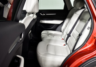 Подержанный автомобиль Mazda CX-5 2017 года (11 фото)