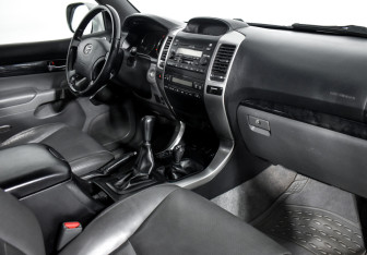 Подержанный автомобиль Toyota Land Cruiser Prado 2008 года (13 фото)