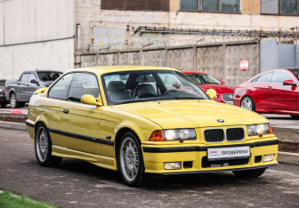 Подержанный автомобиль BMW M3 Coupe 1994 года (5 фото)