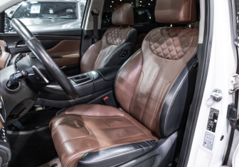 Подержанный автомобиль Hyundai Santa Fe 2021 года (18 фото)