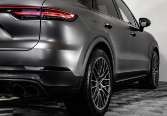 Подержанный автомобиль Porsche Cayenne 2018 года (7 фото)