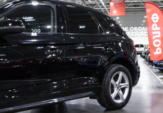Подержанный автомобиль Audi Q5 2018 года (3 фото)