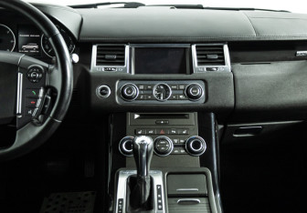 Подержанный автомобиль Land Rover Range Rover Sport 2012 года (14 фото)
