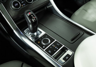 Подержанный автомобиль Land Rover Range Rover Sport 2013 года (17 фото)
