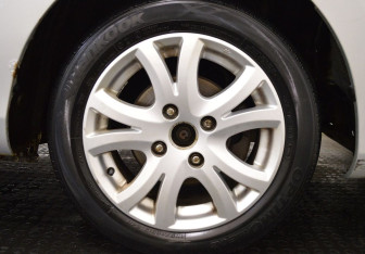 Подержанный автомобиль Haima M3 2014 года (9 фото)