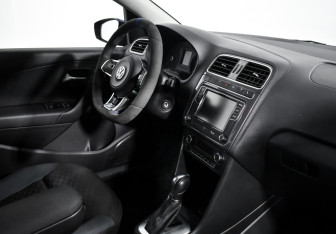 Подержанный автомобиль Volkswagen Polo Sedan 2019 года (7 фото)