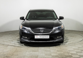 Подержанный автомобиль Honda Accord Sedan 2013 года (2 фото)