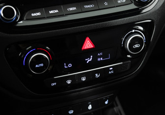 Подержанный автомобиль Hyundai Solaris Sedan 2021 года (18 фото)