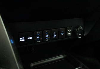 Подержанный автомобиль Toyota RAV4 2013 года (20 фото)